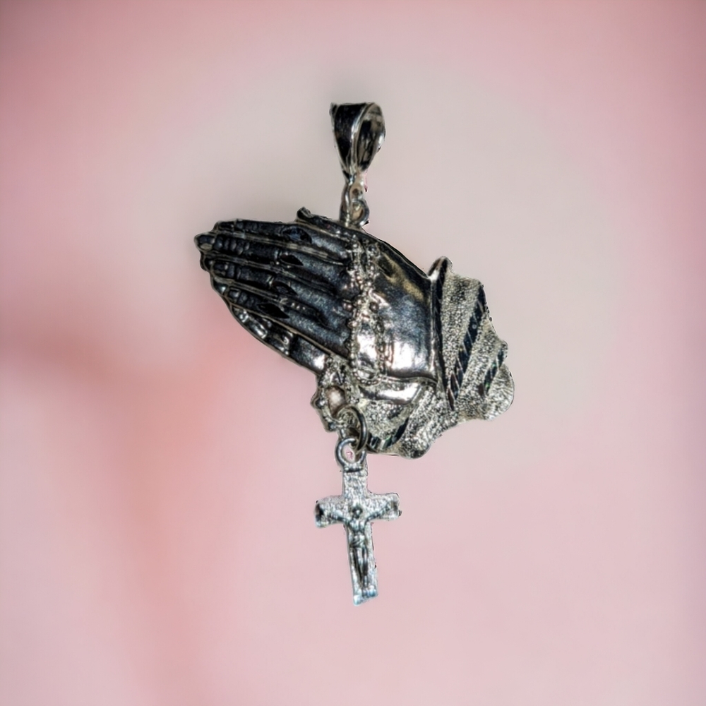 925 Stamped silver pendants, Praying hands holding a rosary
